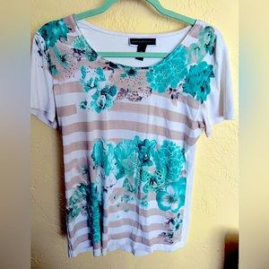 Very Pretty Short Sleeve Short Sleeve Floral Print Like New